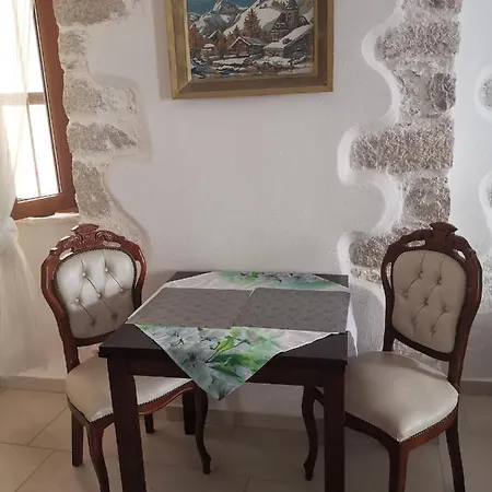 Apartment Martin - 10 Mt To The